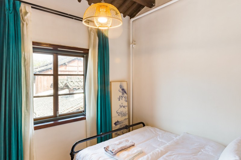 Старинная мебель в интерьере апартаментов в Гуаньчжоу