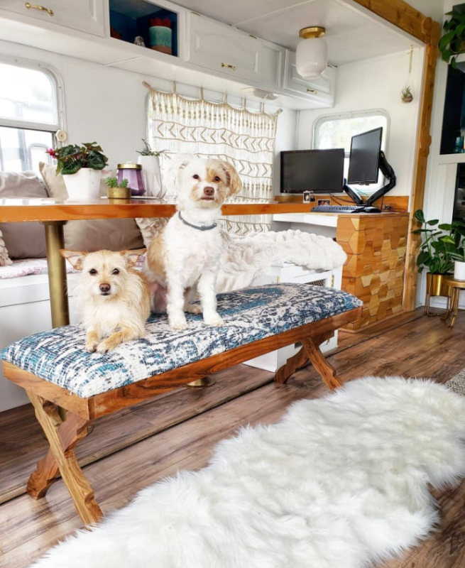 Интерьер жилого трейлера