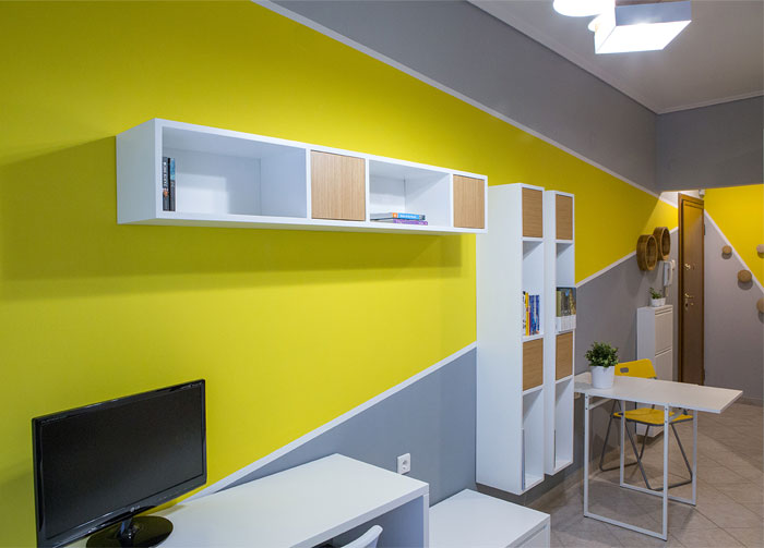 Яркая студия в Салониках, Греция