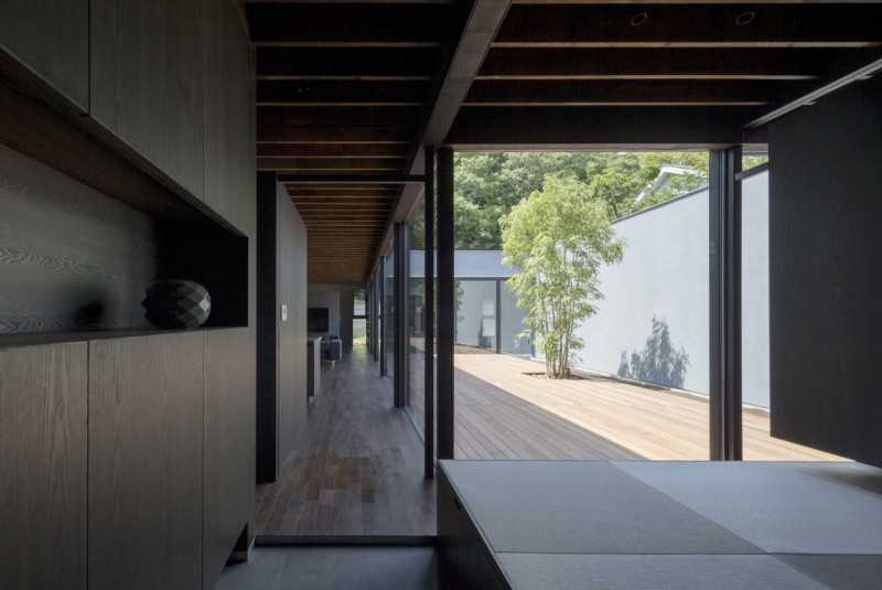 Минималистичный дом, расположенный в Тибе, Япония Минималистичный дом, расположенный в Тибе, Япония
