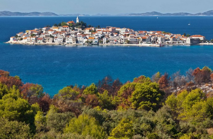 Современная вилла на побережье Средиземного моря в Хорватии