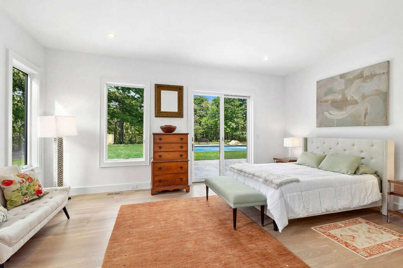 Проект двухэтажного дома, расположенного в Ист-Хэмптоне, штат Нью-Йорк