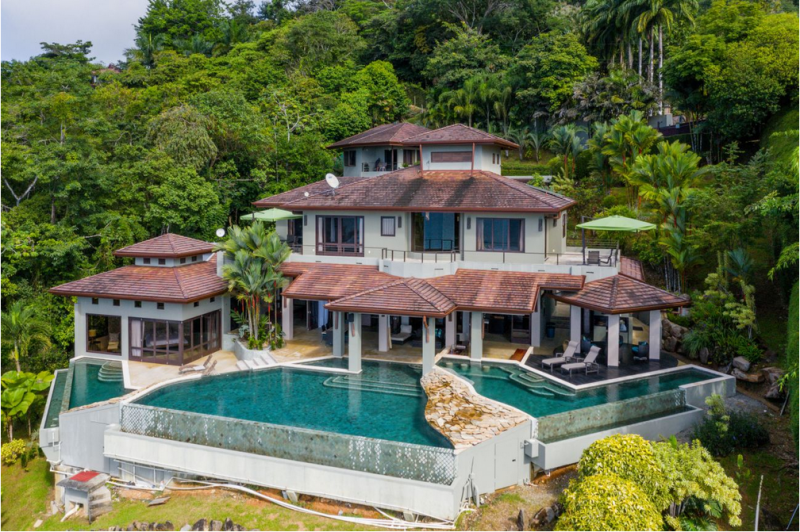 Тропическая вилла, построенная на скале среди джунглей в Коста-Рике Тропическая вилла, построенная на скале среди джунглей в Коста-Рике