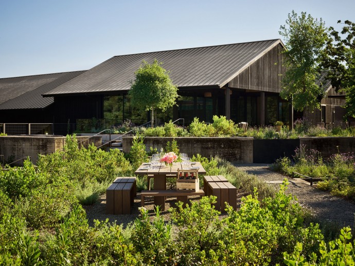 Винодельня Flowers Winery недалеко от города Хилдсбург в округе Сонома, Калифорния Винодельня Flowers Winery недалеко от города Хилдсбург в округе Сонома, Калифорния