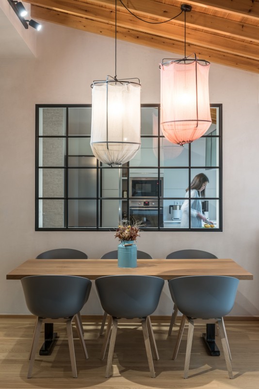 Интерьер апартаментов с элементами скандинавского стиля в Трикала, Греция