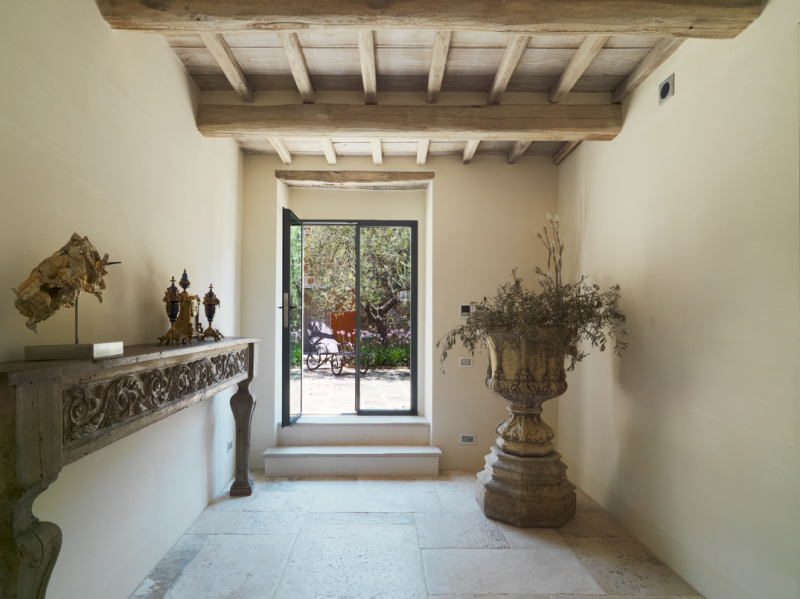 Частная резиденция в бывшем старинном монастыре