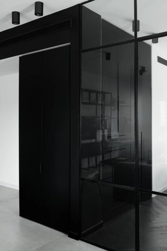 Максимальная открытость, много света и места для размещения в квартире в Тель-Авиве