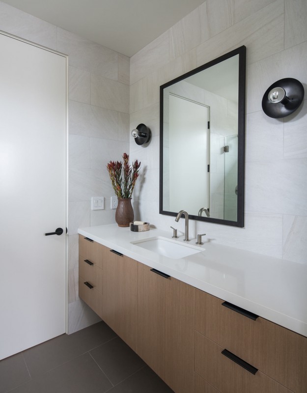 Нейтральная палитра мягких тонов и фактур в интерьере резиденции в Санта-Монике, Калифорния