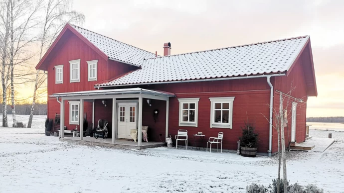 Дом у озера в деревне Вернамо, Швеция