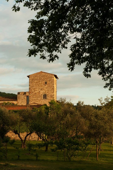 Отреставрированная сторожевая башня XII века недалеко от Флоренции