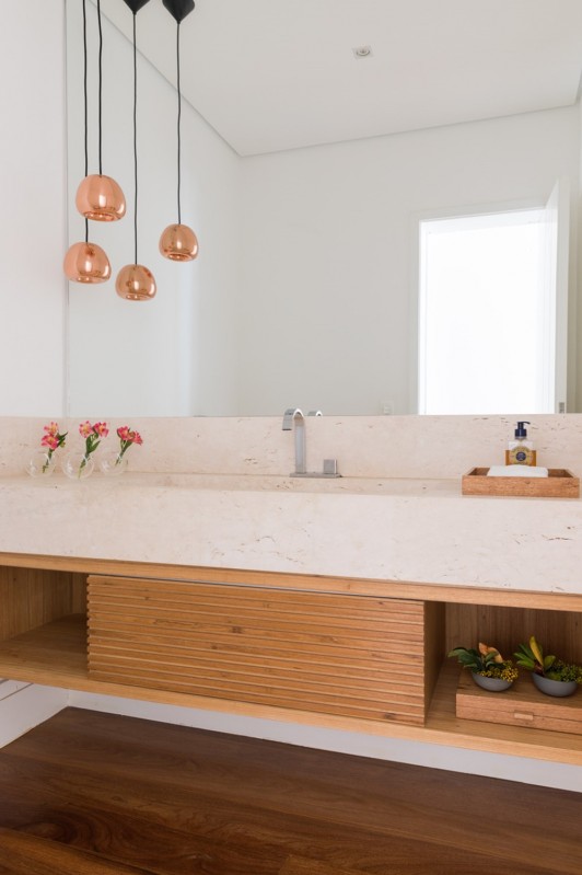 Использование дерева и белого цвета в оформлении уютного дома Использование дерева и белого цвета в оформлении уютного дома