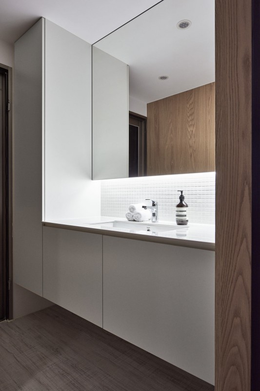 Монохромный интерьер квартиры в Тайчжуне, Тайвань