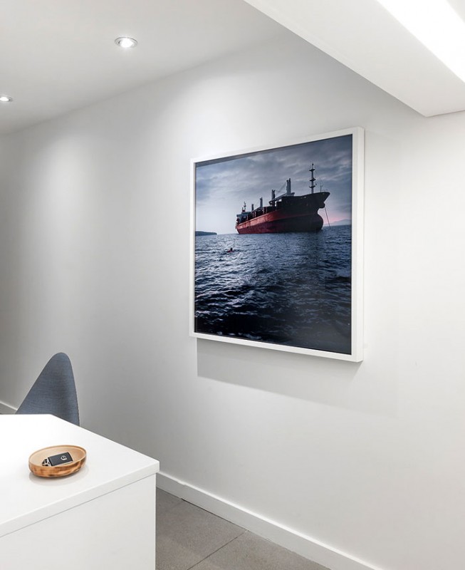 Дизайн-проект небольшого лофта, основанный на концепции минимализма и яркости