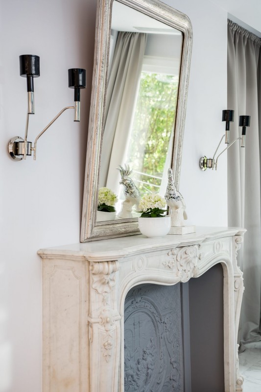 Эклектичная квартира с приятным видом из окна в Париже