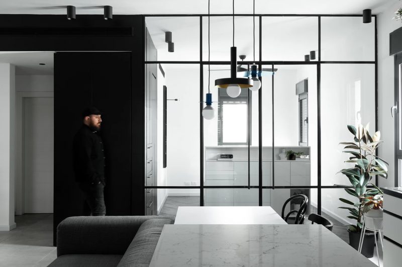 Максимальная открытость, много света и места для размещения в квартире в Тель-Авиве