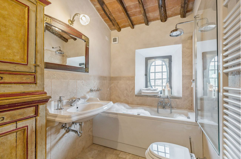 Вилла в Альбанских горах в Италии