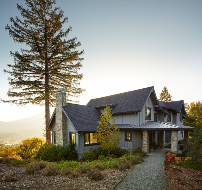 Семейный дом с панорамным видом на гору Тамалпаис в округе Марин, штат Калифорния