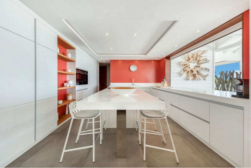 Впечатляющая вилла на берегу океана на острове Сен-Мартен Впечатляющая вилла на берегу океана на острове Сен-Мартен