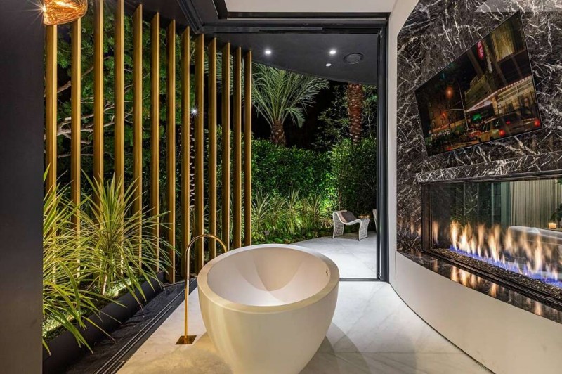 Роскошный дом на Голливудских холмах