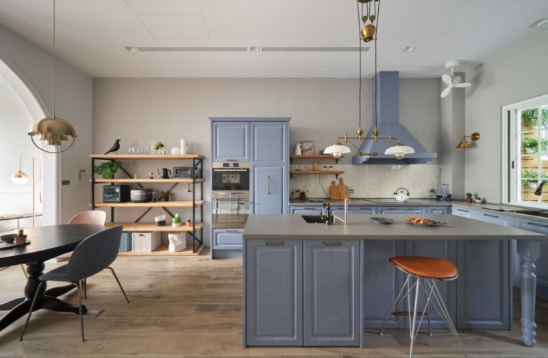 Сочетание классики и элементов индустриального стиля в тайваньской квартире