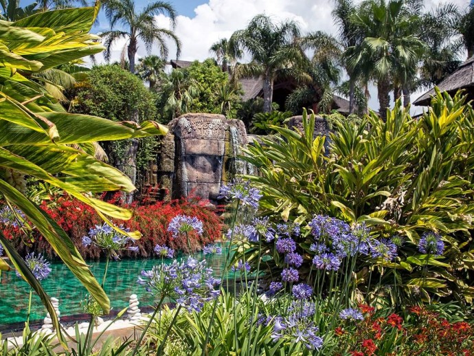 Спа-отель ASIA GARDENS 5* на склоне горы Сьерра-Кортина в Аликанте, Испания Спа-отель ASIA GARDENS 5* на склоне горы Сьерра-Кортина в Аликанте, Испания