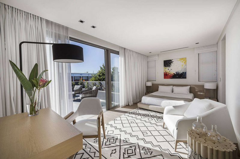 Современный двухэтажный дом, расположенный в Кейптауне, Южная Африка