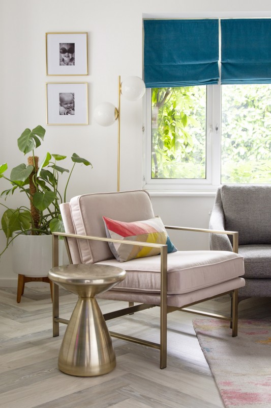 Интерьер уютной гостиной в лондонском таунхаусе