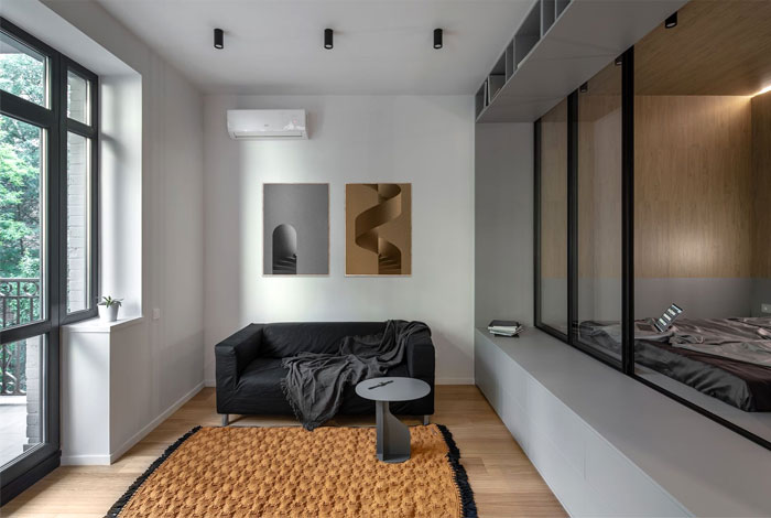 Монохромный интерьер уютной студии