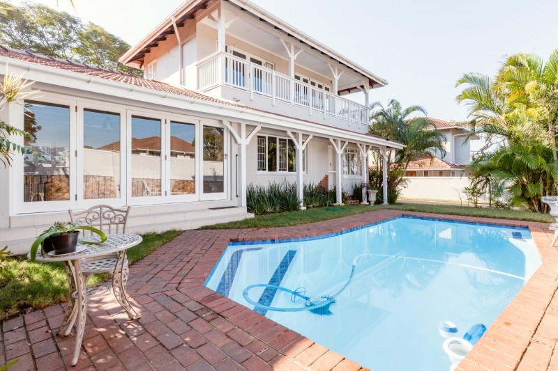 Оформление апартаментов в серых тонах в Дурбан-Норд, ЮАР Оформление апартаментов в серых тонах в Дурбан-Норд, ЮАР