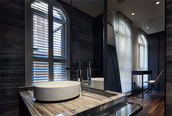 Интерьер апартаментов в темных тонах в Фучжоу, Китай