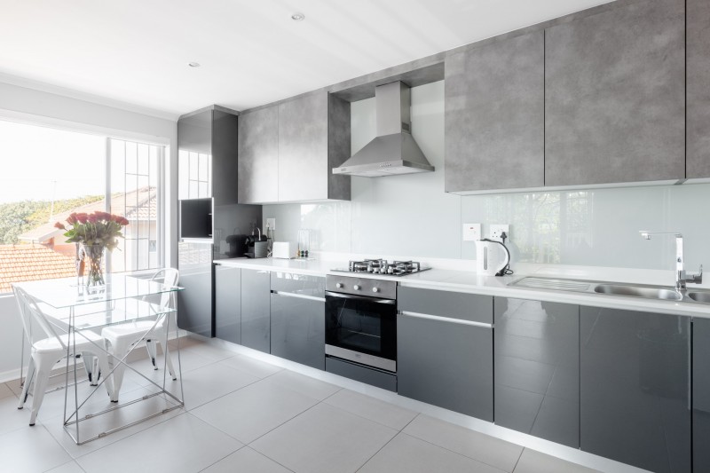 Оформление апартаментов в серых тонах в Дурбан-Норд, ЮАР Оформление апартаментов в серых тонах в Дурбан-Норд, ЮАР