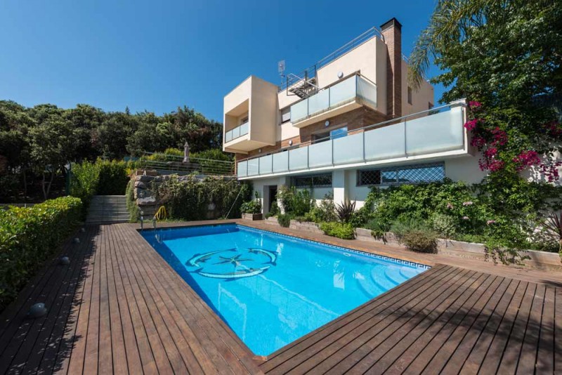 Особняк семьи русского происхождения в Канет-де-Мар, Испания Особняк семьи русского происхождения в Канет-де-Мар, Испания