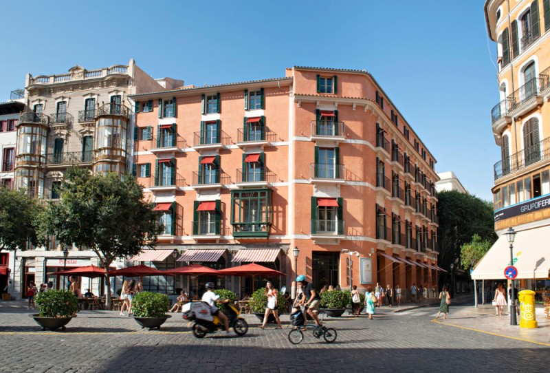 Отель Mamá в Пальма-де-Мальорка