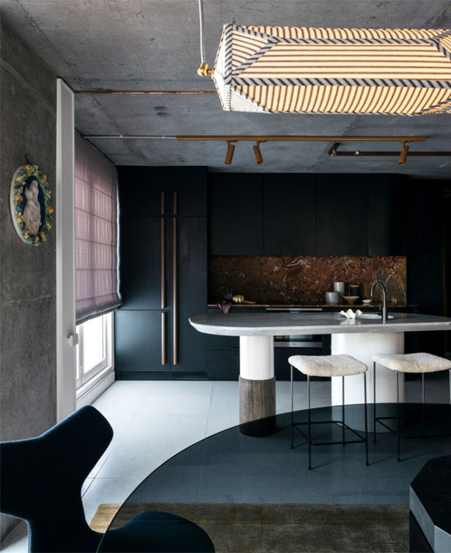 Темные оттенки в интерьере квартиры в Сиднее Темные оттенки в интерьере квартиры в Сиднее