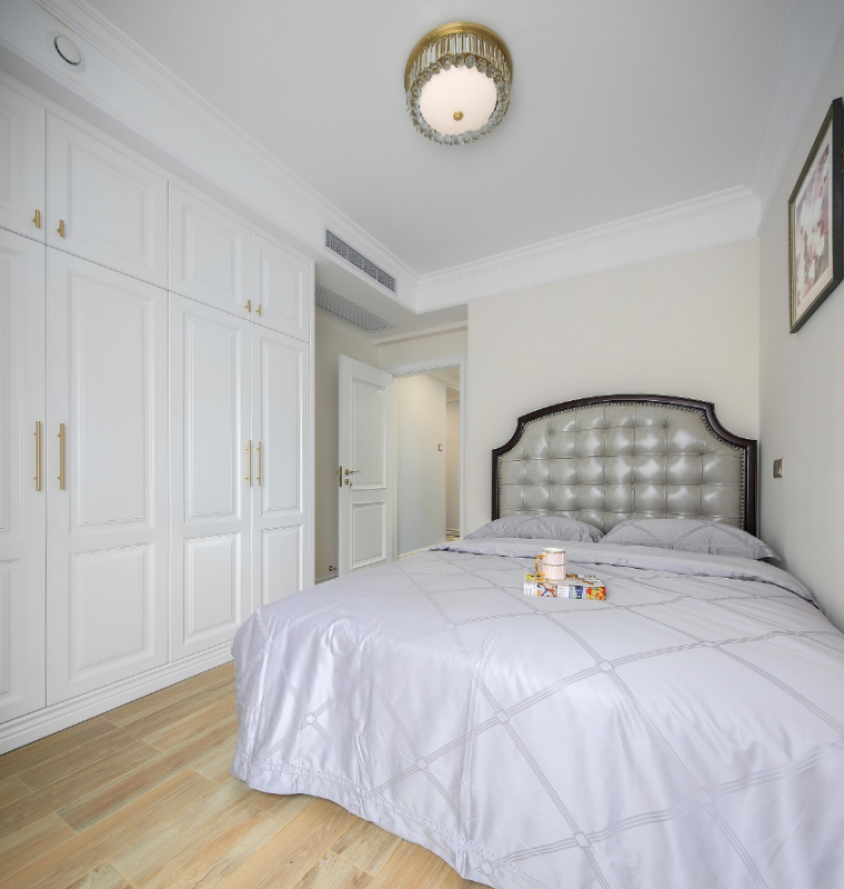 Интерьер светлой просторной квартиры Интерьер светлой просторной квартиры