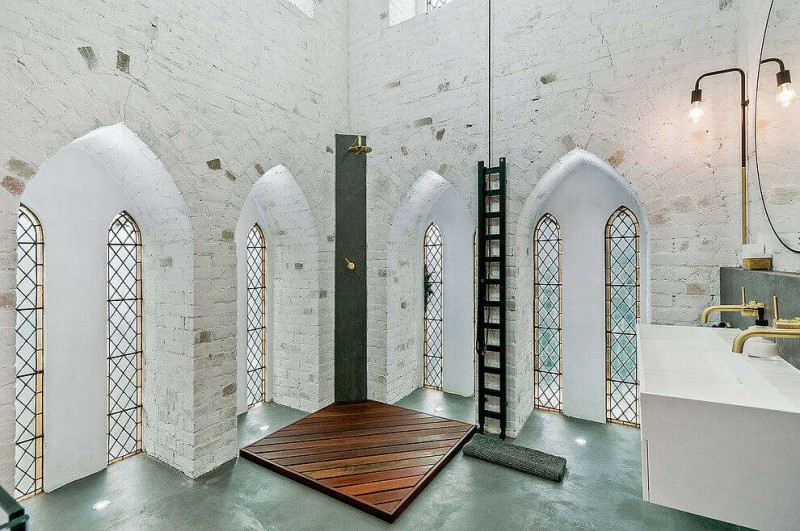 Средневековая церковь, преобразованная в частную резиденцию в Снодленде, Шотландия