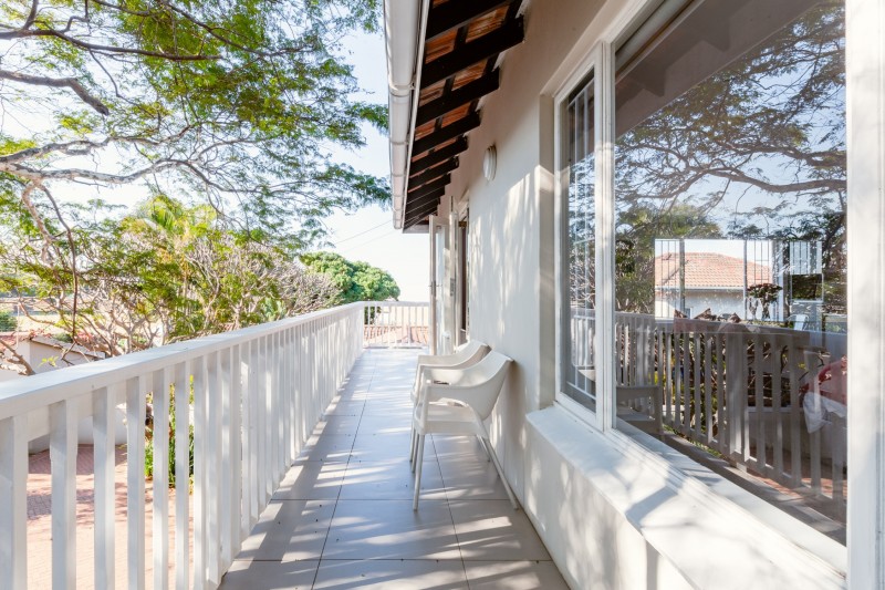 Оформление апартаментов в серых тонах в Дурбан-Норд, ЮАР Оформление апартаментов в серых тонах в Дурбан-Норд, ЮАР