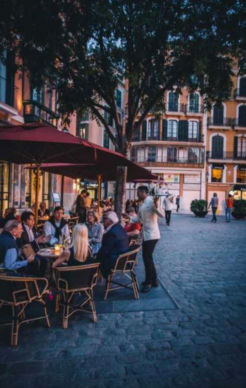 Отель Mamá в Пальма-де-Мальорка