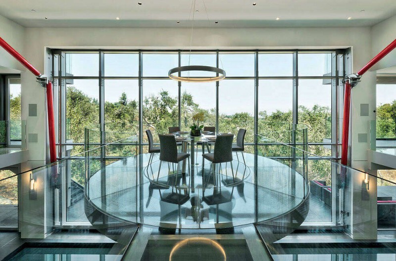 Роскошная резиденция, расположенная в Лос-Альтосе, штат Калифорния Роскошная резиденция, расположенная в Лос-Альтосе, штат Калифорния