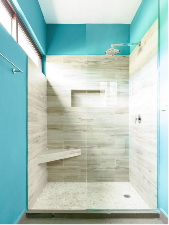 Красочный тропический модернизм в интерьере виллы в Мексике