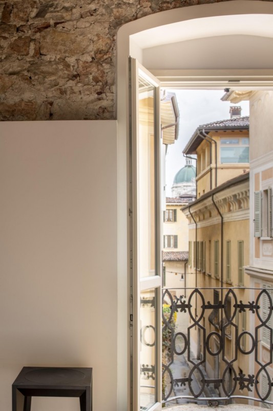 Квартира-студия в старинном полуразрушенном палаццо в Италии