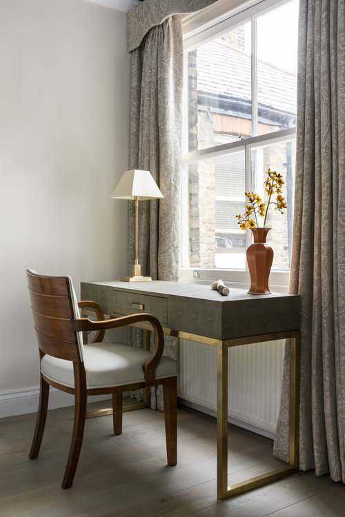 Яркие апартаменты в неоклассическом стиле