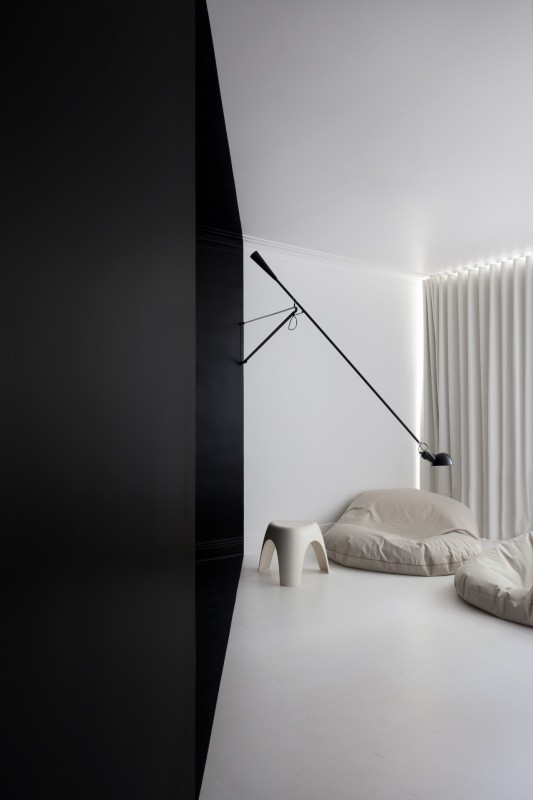 Контрастный интерьер особняка в Монреале, Канада