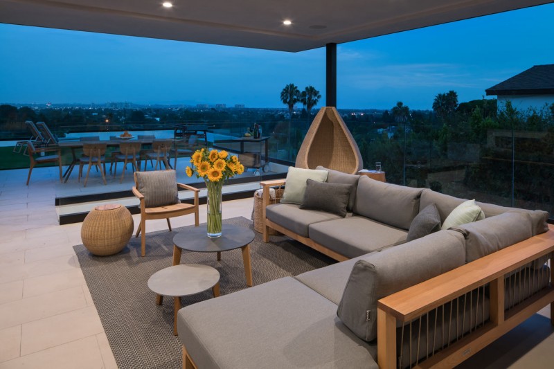 Нейтральная палитра мягких тонов и фактур в интерьере резиденции в Санта-Монике, Калифорния