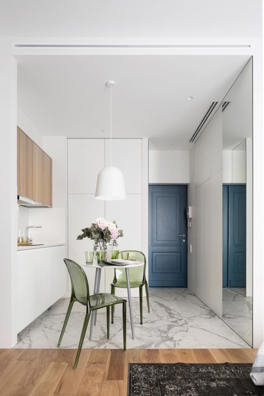 Светлый интерьер с сине-зелеными акцентами Светлый интерьер с сине-зелеными акцентами