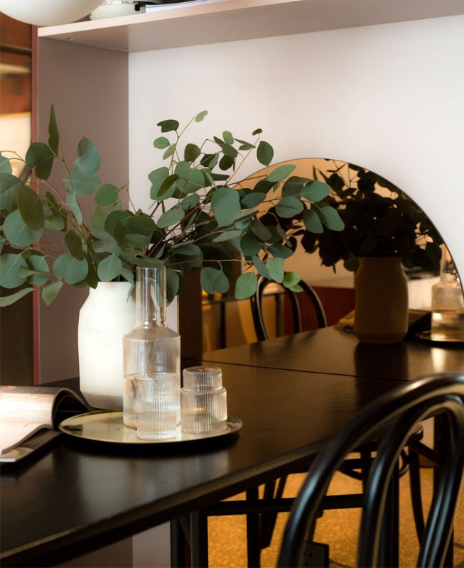 Игра форм, закругленных углов и ярких цветов в дизайне квартиры в Чэнду, Китай