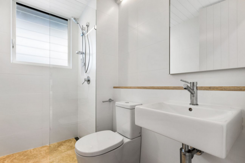 Минималистичный таунхаус на солнечном побережье Австралии в Нуса-Хедс Минималистичный таунхаус на солнечном побережье Австралии в Нуса-Хедс