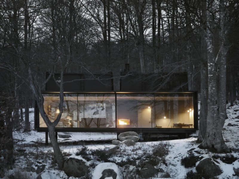 Отель на двоих, окруженный дикой природой, у озера Иммельн, Швеция Отель на двоих, окруженный дикой природой, у озера Иммельн, Швеция