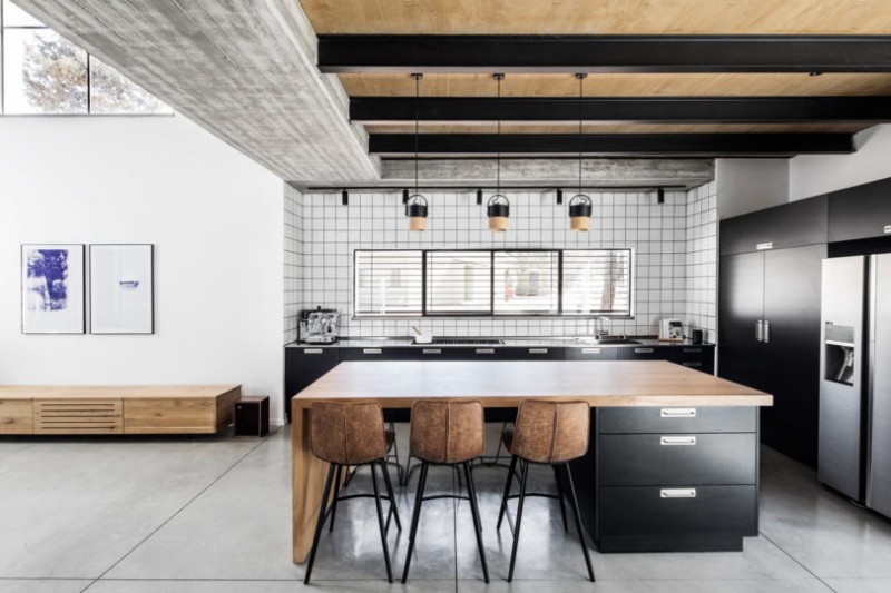 Интерьер дома в индустриальном стиле в Нир-Ам, Израиль Интерьер дома в индустриальном стиле в Нир-Ам, Израиль