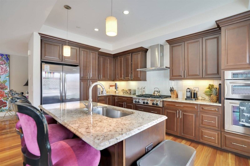 Интерьер роскошных просторных апартаментов